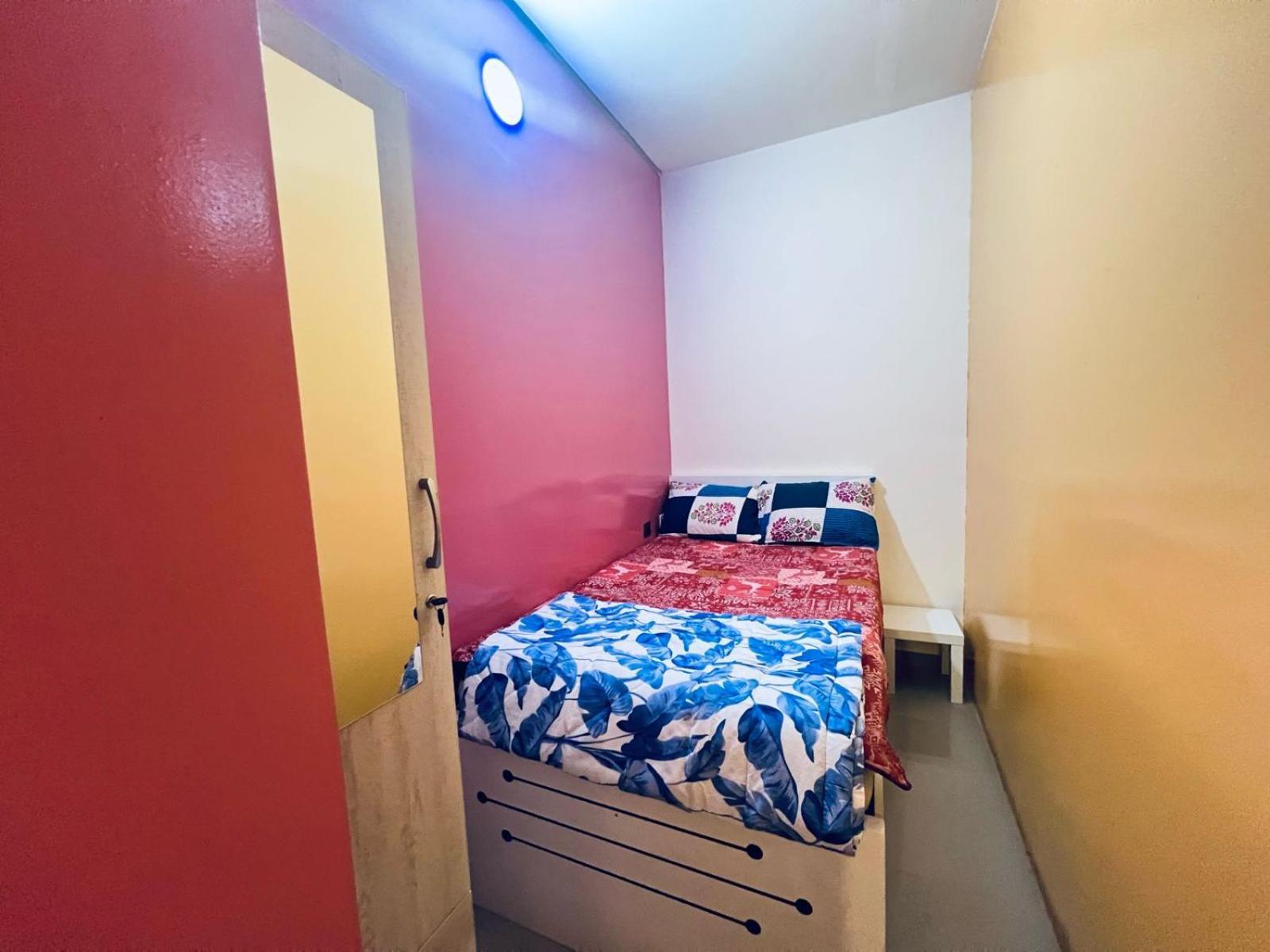 Апартаменты Moon Backpackers Burjman Exit 2, Family Partitions, Loft Partitions, Дубай Экстерьер фото